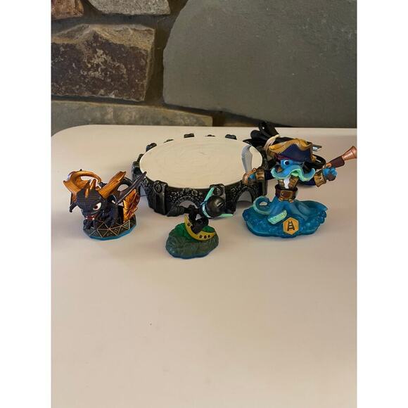 XBOX 360 Skylanders Portal of Power w/ 3 figures. Activision. Wash buckler, - Picture 1 of 6